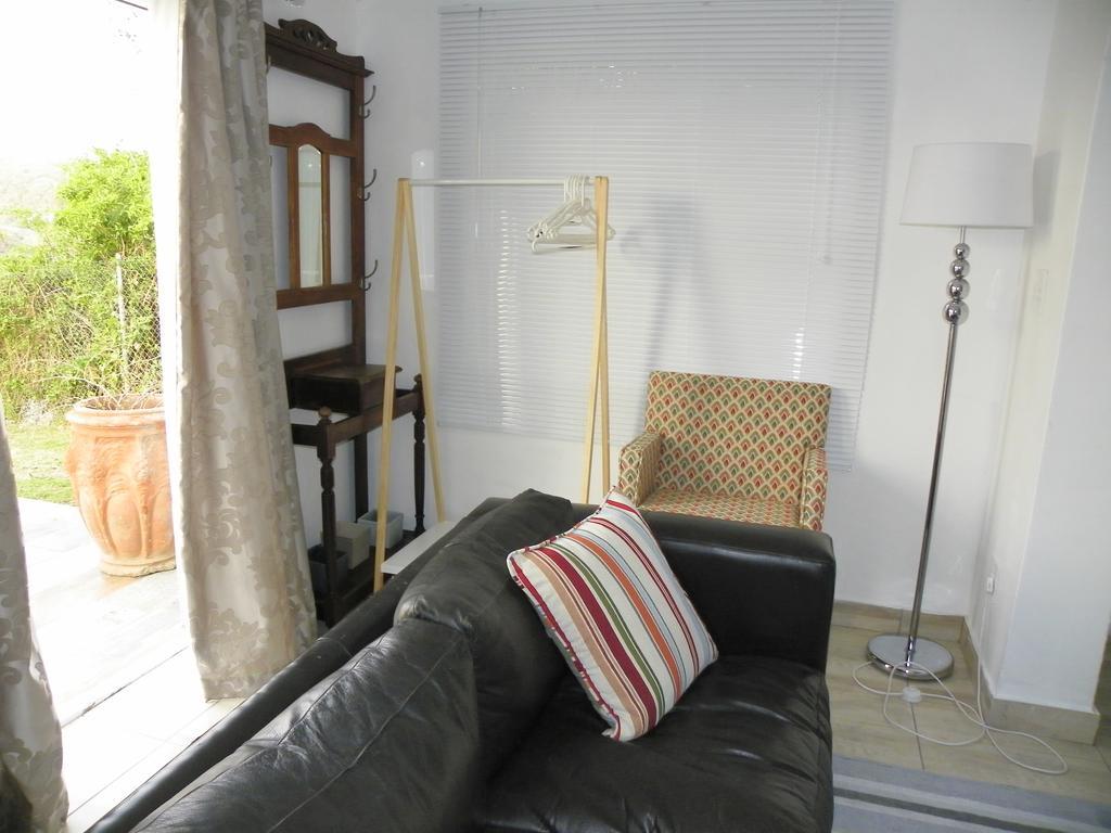 Blue'S Guest House - East London Bonza Bay מראה חיצוני תמונה