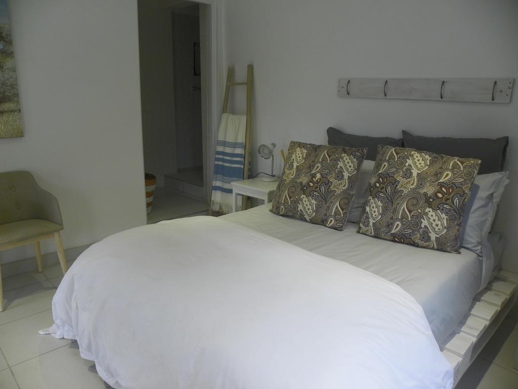 Blue'S Guest House - East London Bonza Bay מראה חיצוני תמונה