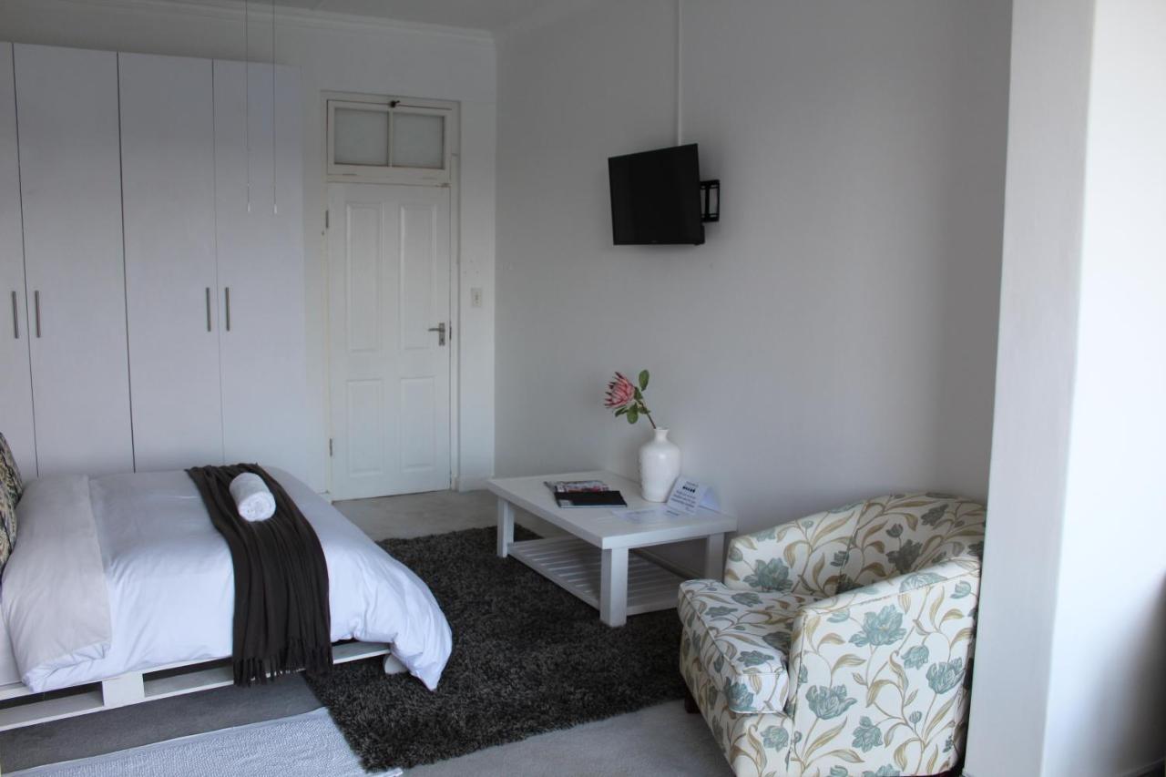 Blue'S Guest House - East London Bonza Bay מראה חיצוני תמונה