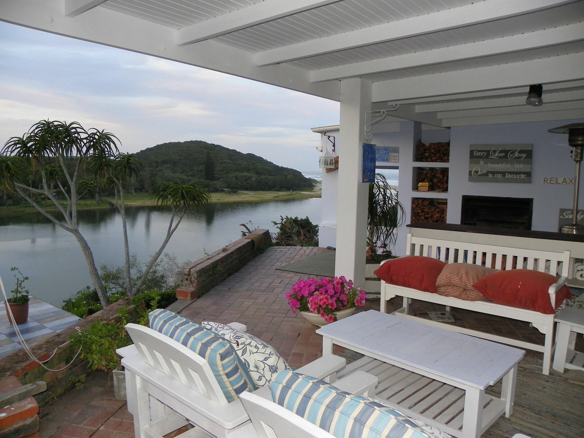 Blue'S Guest House - East London Bonza Bay מראה חיצוני תמונה